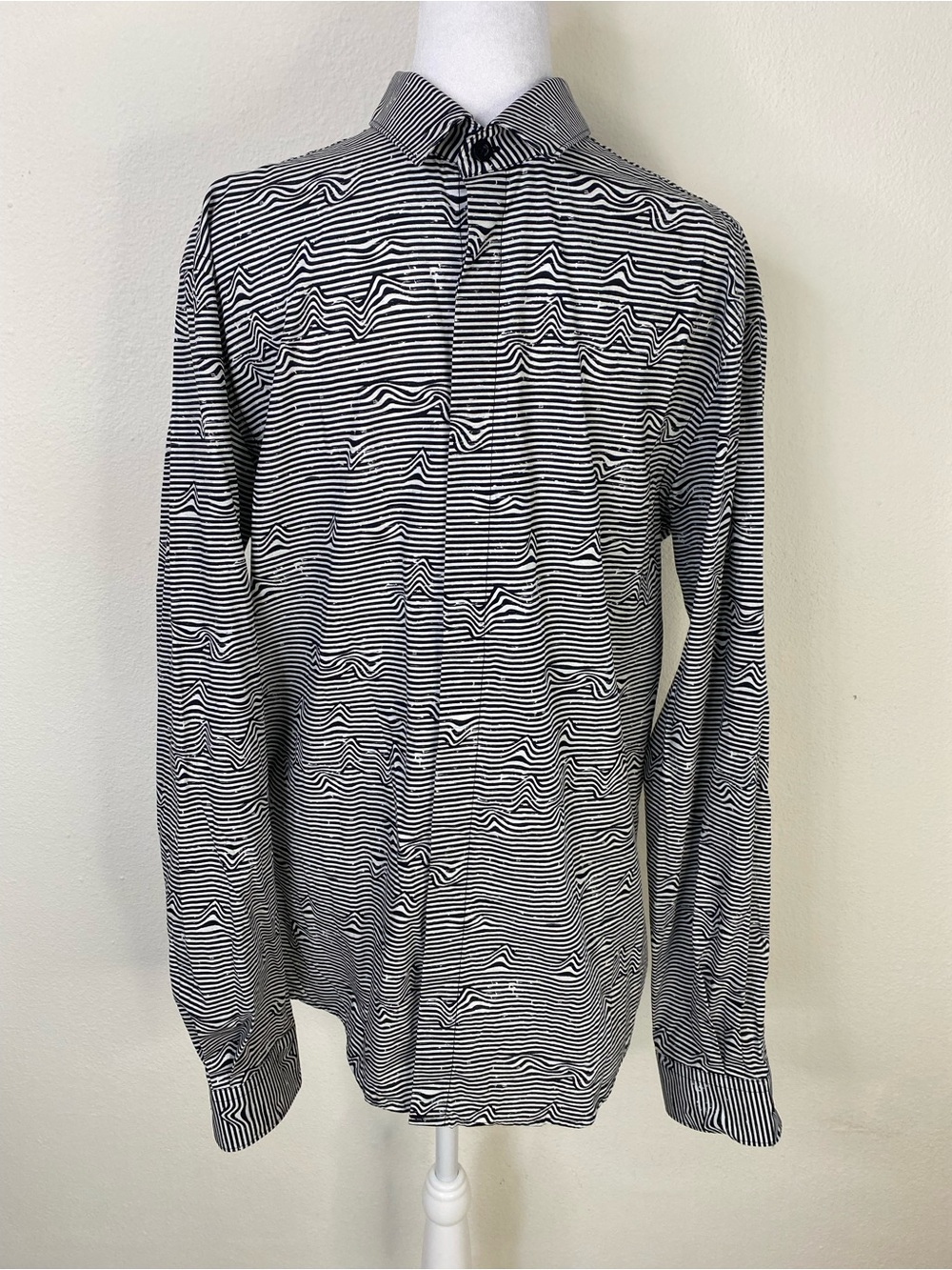 Black White Button-Up Cotton Shirt M Wavy Striped Indie Sleaze Y2K Twisted Tweed